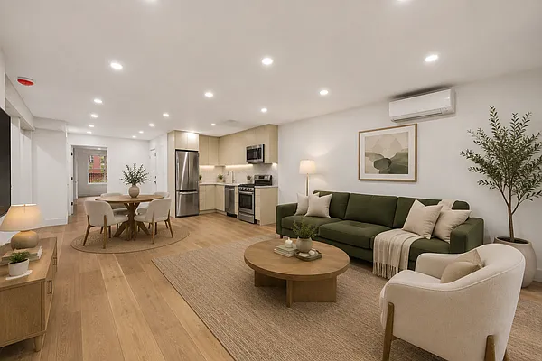 Living room, photo 2