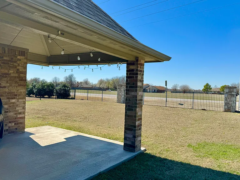 1106 Remington Ct — Photo 34