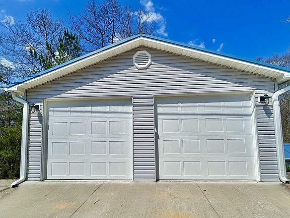 3rd image of 78 White Oak Ln