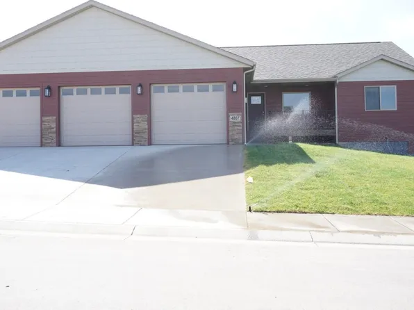 4807 Pahlmeyer Dr, Rapid City, SD 57703
