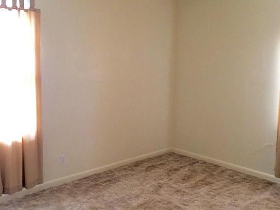 5th image of 304 Broadway Ave