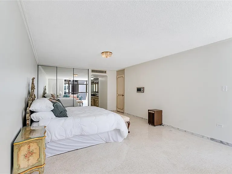 800 Ashford #6-B — Photo 25