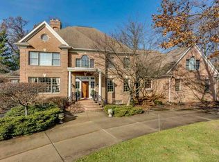 51371 Grandoaks Ct, Granger, IN 46530