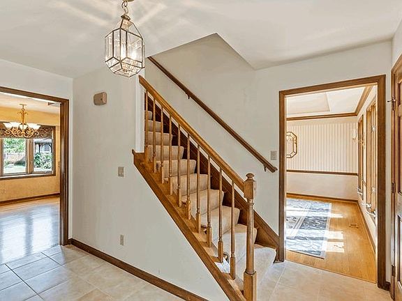 3rd image of 9436 Bridgewood Ct