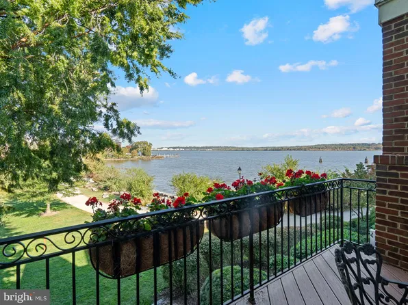 17 Keiths Ln, Alexandria, VA 22314