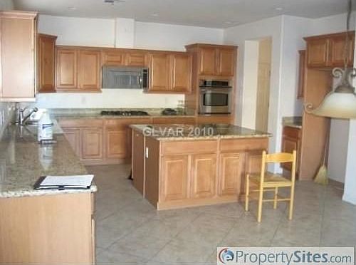 4th image of 101 Voltaire Ave