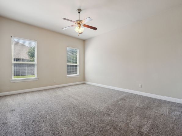 301 Harcourt Ave, McKinney, TX 75072