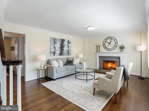 1912 Youngblood St, Mc Lean, VA 22101