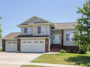 706 Wood Lily Rd, Solon, IA 52333