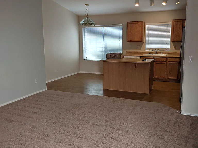 1942 E Aire Libre Ave — Photo 12