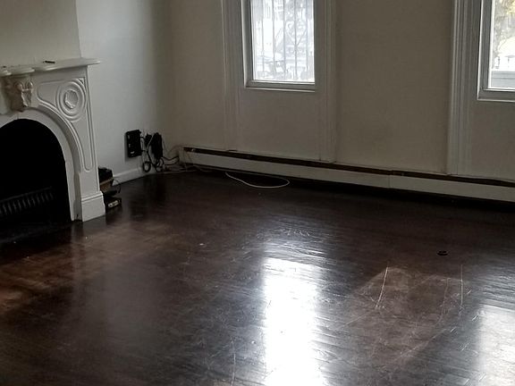 3rd image of 630 Bramhall Ave #1
