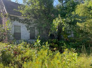 16 Liberty St, Baldwinville, MA 01436