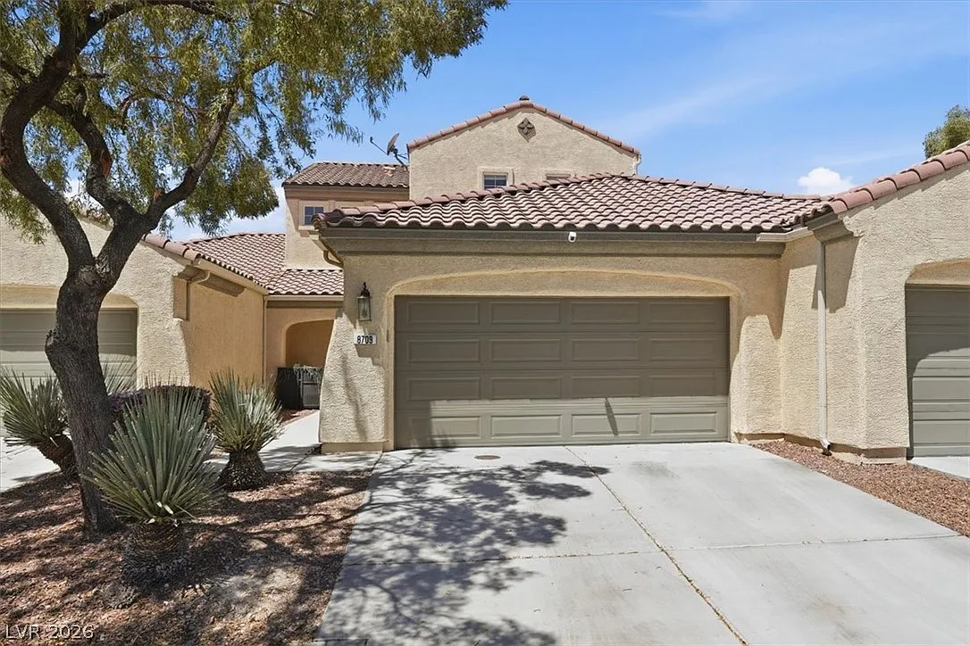4 bed, 3.5 bath, 2335 sqft, $2,750 — Photo 1