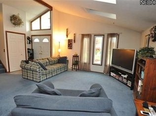 6000 Rhonda Dr, North Ridgeville, OH 44039