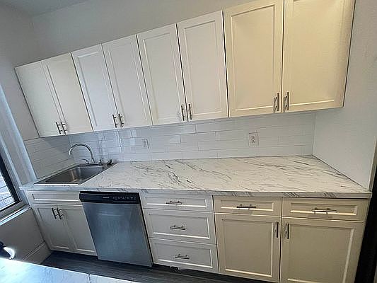 1st image of 581 Academy St APT 3D