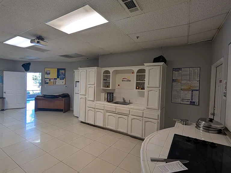 4672 W Jennifer Ave #1 — Photo 5