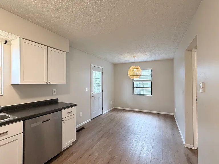 4849 Herndon Dr — Photo 9