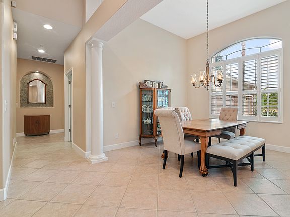 SOARING 12 FT CEILINGS