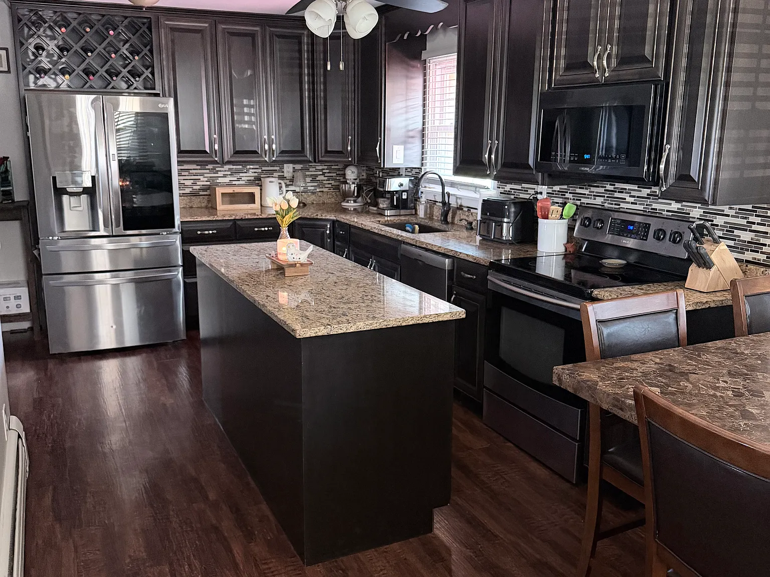 4 bed, 2000 sqft, $2,500 — Photo 3