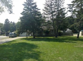 4255 Clintonville Rd, Waterford, MI 48329