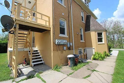 2nd image of 726 Fairview Ave #3