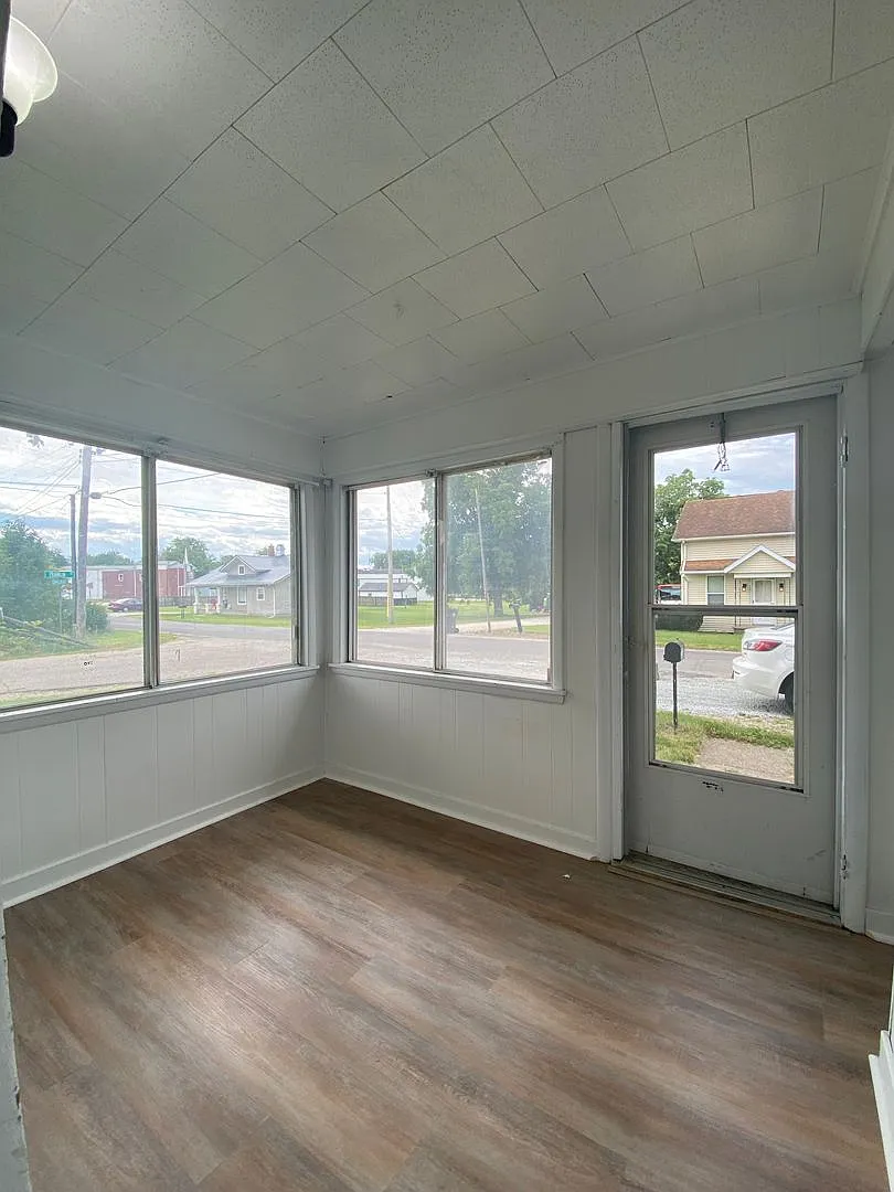 68037 Franklin St — Photo 2