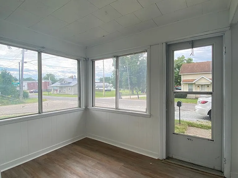68037 Franklin St — Photo 2