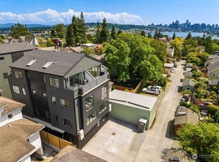 5716 Roosevelt Way NE UNIT B, Seattle, WA 98105 | MLS #2137038 | Zillow