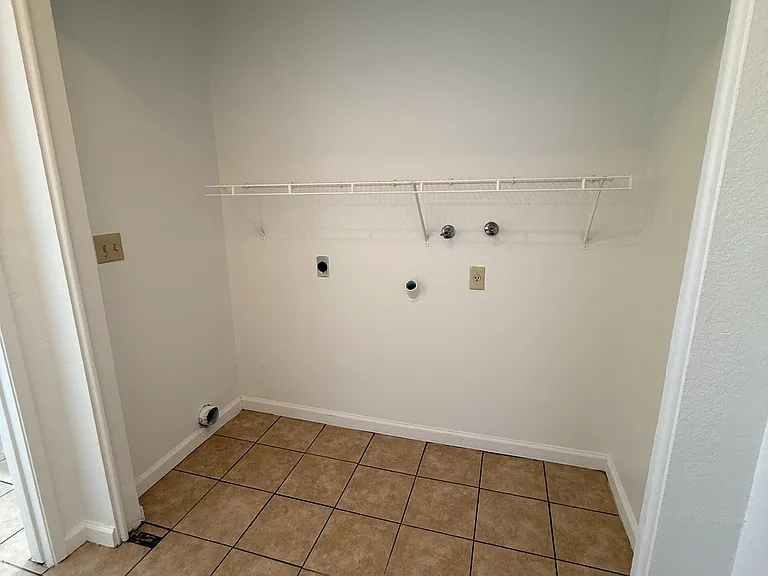 120 Adobe Ct #120 — Photo 14