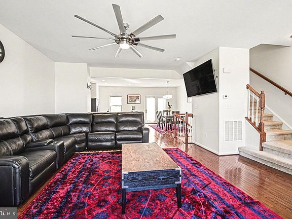 2nd image of 109 Sweetgum Ct