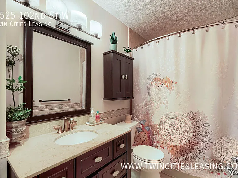 7525 W 102nd St — Photo 16