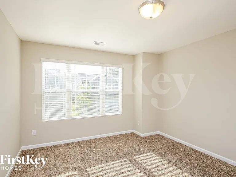 19 Ruthie Ln N — Photo 13