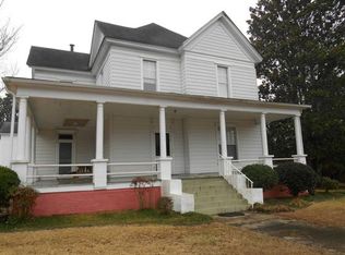 314 E 10th St, West Point, GA 31833