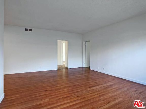 5th image of 4407 Ambrose Ave #105
