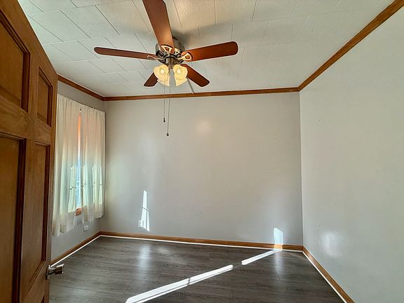 5th image of 216 Laurel Ave Floor 2