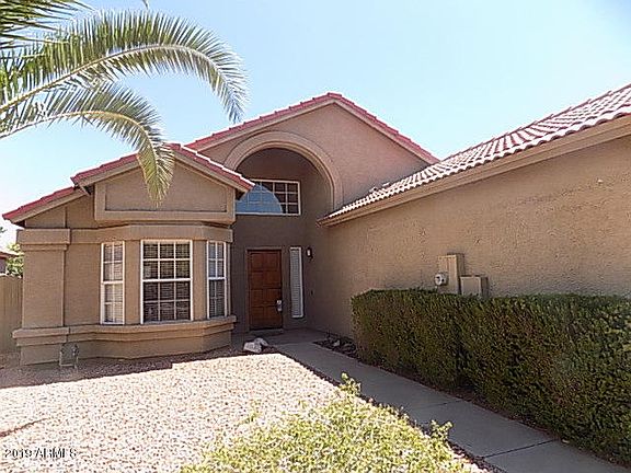 2nd image of 3305 E Wildwood Dr