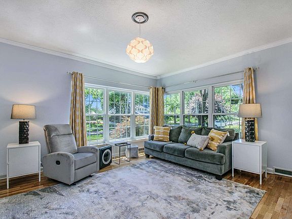 4th image of 1838 Greenleaf Blvd