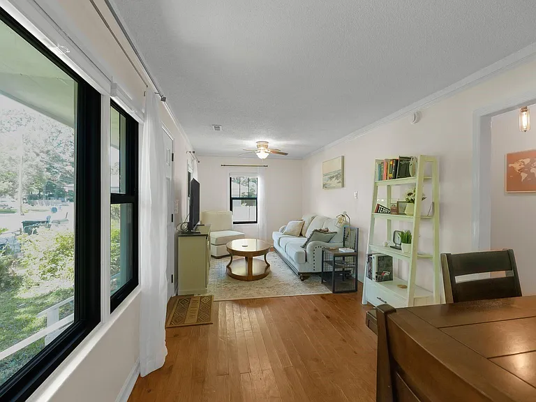 1532 Joan St — Photo 5