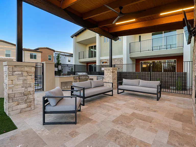 Veneto Townhomes — Photo 20