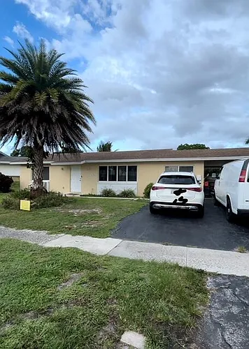 4330 NW 10th St Photo 1