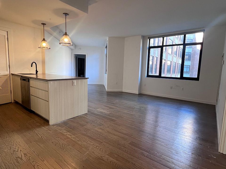 1st image of 125 Parkside Ave APT 4H