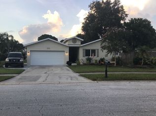 2330 Newton Dr, Palm Harbor, FL 34683
