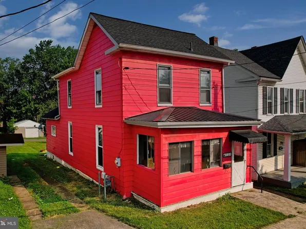 129 Bowery St, Frostburg, MD 21532