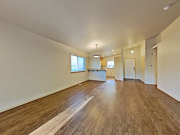 5th image of 18325 13th Avenue Ct E