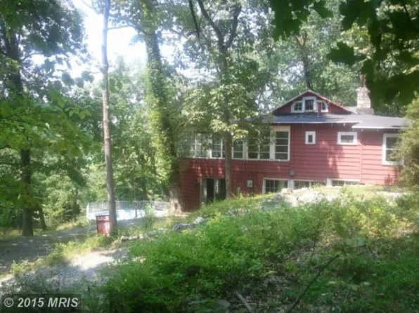 607 Pineway Dr, Martinsburg, WV 25405