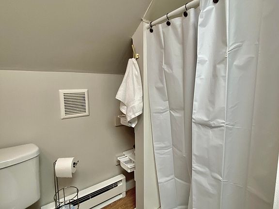 5th image of 409 6th Ave #6