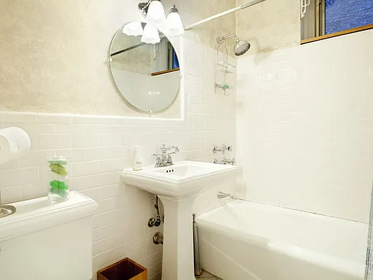 Sold by Sotheby's International Realty | media 22