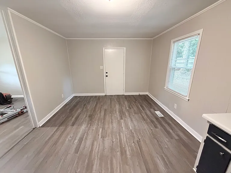 222 McKellar Dr — Photo 9