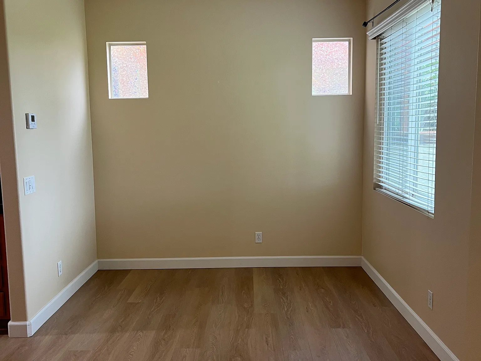 3 bed, 2.5 bath, 1300 sqft, $4,200 — Photo 2