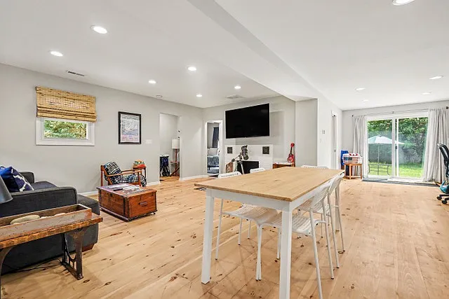 2 bed, $4,000 — Photo 2
